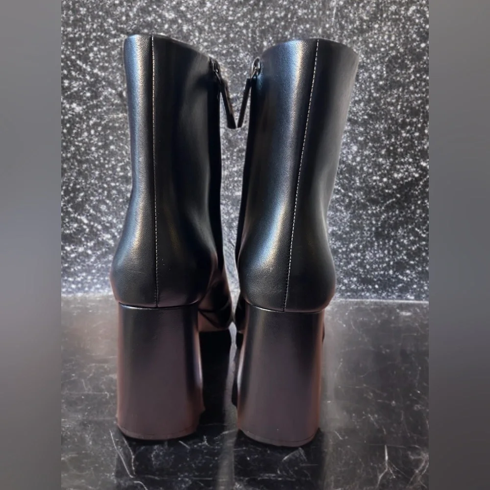 Ash details **new